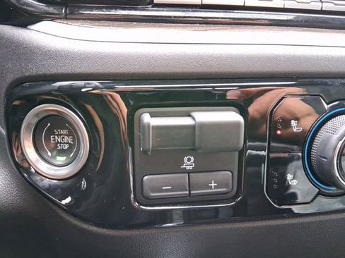 Used 2022 Chevrolet Silverado 1500 LT Trail Boss w/ LT Trail Boss Premium Package image 10