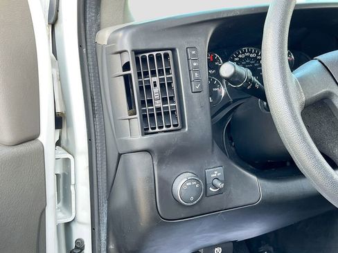 Used 2017 GMC Savana 2500 image 10