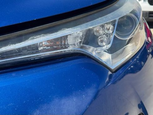 Used 2018 Toyota C-HR XLE FWD image 9