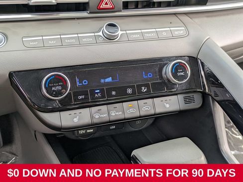 Used 2025 Hyundai Elantra SEL FWD image 17