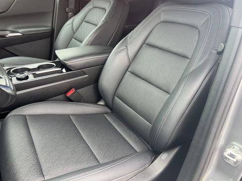 Used 2026 Chevrolet Equinox LT w/ Convenience Package II AWD/4WD image 11