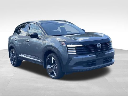 Certified 2025 Nissan Kicks SR AWD/4WD image 3