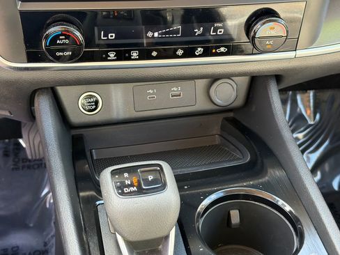 Used 2023 Nissan Rogue SV FWD image 29