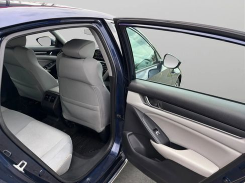 Used 2019 Honda Accord EX image 17