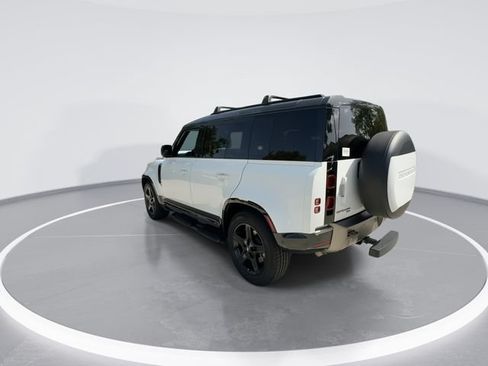 Used 2023 Land Rover Defender 110 X-Dynamic SE AWD/4WD image 6
