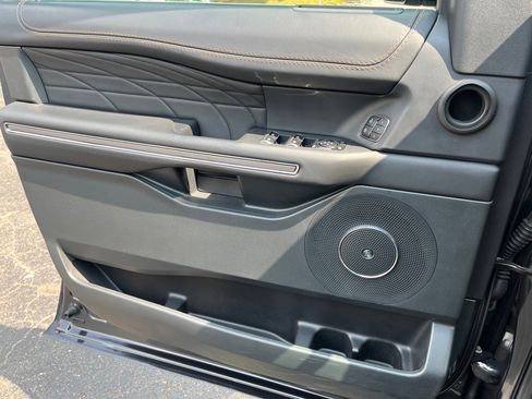 Used 2022 Ford Expedition Max Platinum image 16