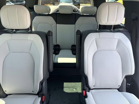 New 2025 Land Rover Defender 130 V8 image 7