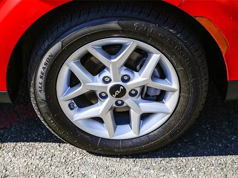 Certified 2023 Kia Soul LX w/ LX Technology Package image 12