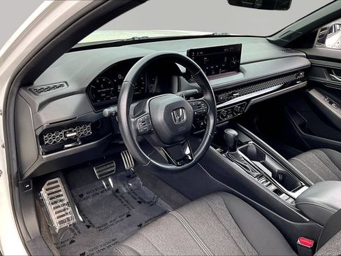 Used 2025 Honda Accord Sport image 14