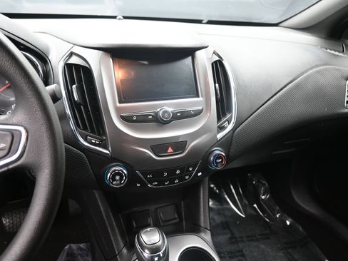 Used 2016 Chevrolet Cruze LT w/ Convenience Package image 14