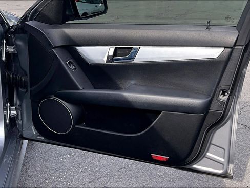 Used 2008 Mercedes-Benz C 300 Sport image 22