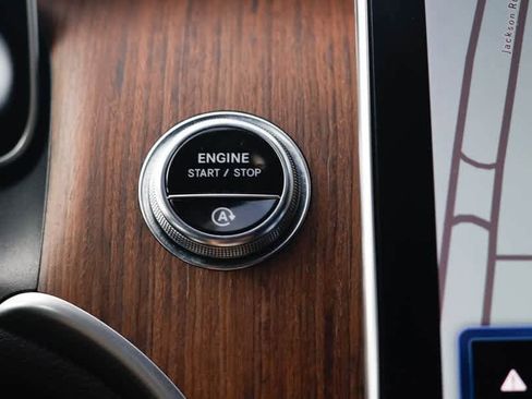 Certified 2023 Mercedes-Benz GLC 300 4MATIC image 30