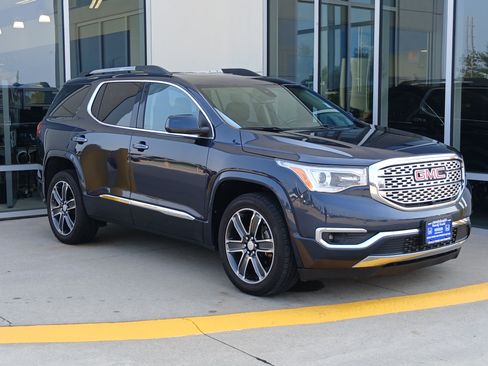 Used 2019 GMC Acadia Denali w/ Technology Package AWD/4WD image 5