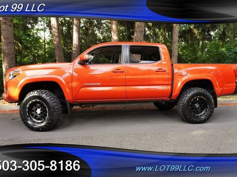 Used 2017 Toyota Tacoma SR5 w/ Tow Package AWD/4WD image 5