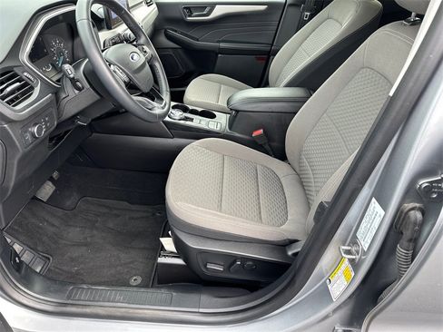 Certified 2022 Ford Escape SE w/ SE Sport Appearance Package image 9