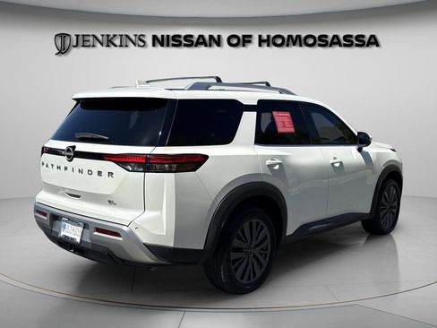 Certified 2023 Nissan Pathfinder SL w/ SL Premium Package image 3