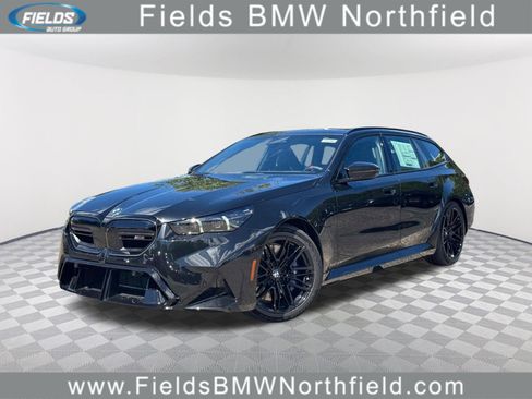 New 2027 BMW M5 Touring AWD/4WD image 1