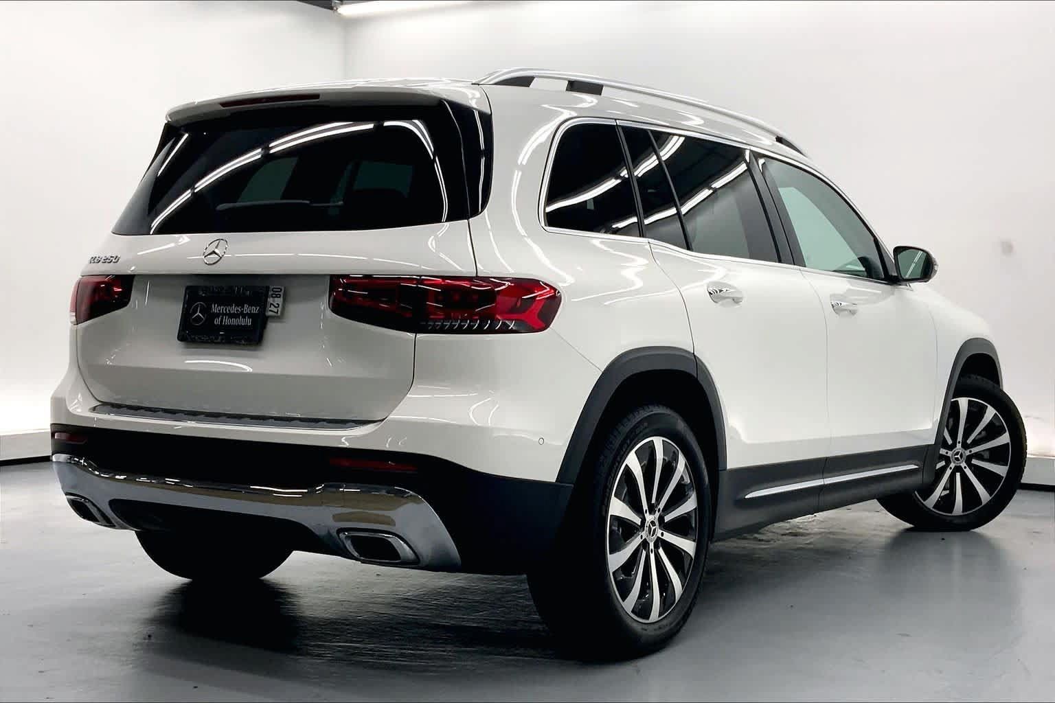 Used 2023 Mercedes-Benz GLB 250 image 4