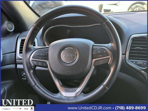 Used 2020 Jeep Grand Cherokee Laredo image 19