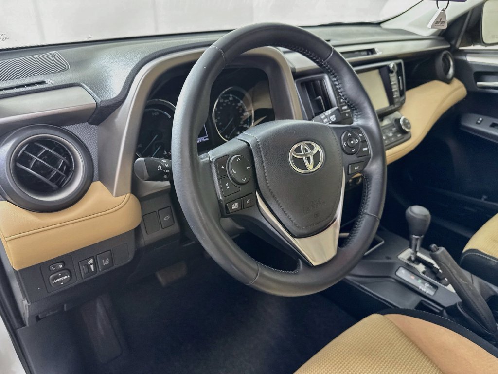 Used 2018 Toyota RAV4 XLE w/ Convenience Package AWD/4WD image 9