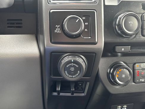 Used 2018 Ford F150 XLT w/ Equipment Group 302A Luxury AWD/4WD image 28