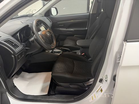 Used 2024 Mitsubishi Outlander Sport ES AWD/4WD image 11