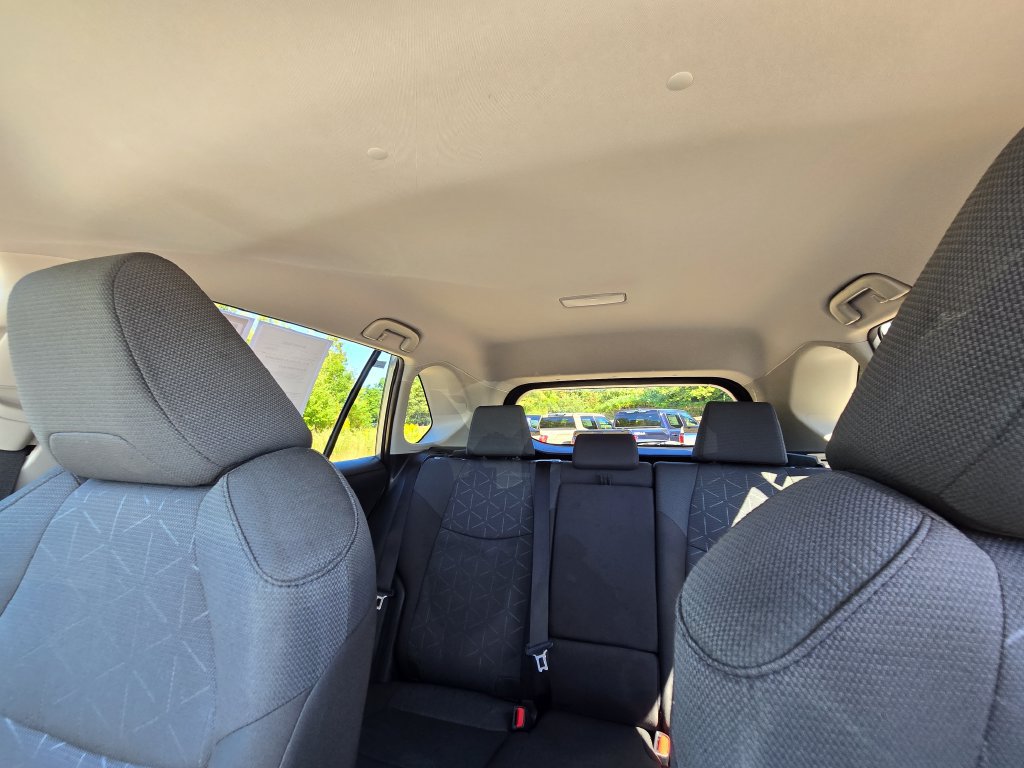 Used 2025 Toyota RAV4 XLE AWD/4WD image 28