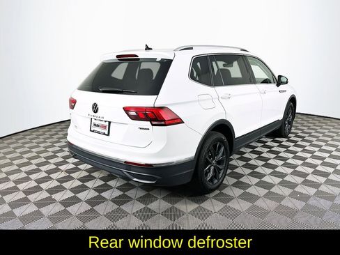 Used 2024 Volkswagen Tiguan SE image 10