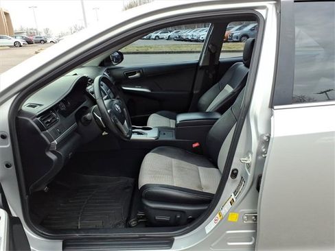 Used 2013 Toyota Camry SE image 4