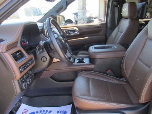 Used 2021 Chevrolet Tahoe High Country w/ Premium Package AWD/4WD image 7