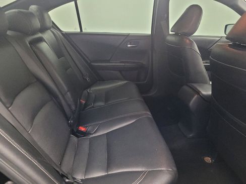 Used 2017 Honda Accord Sport image 19