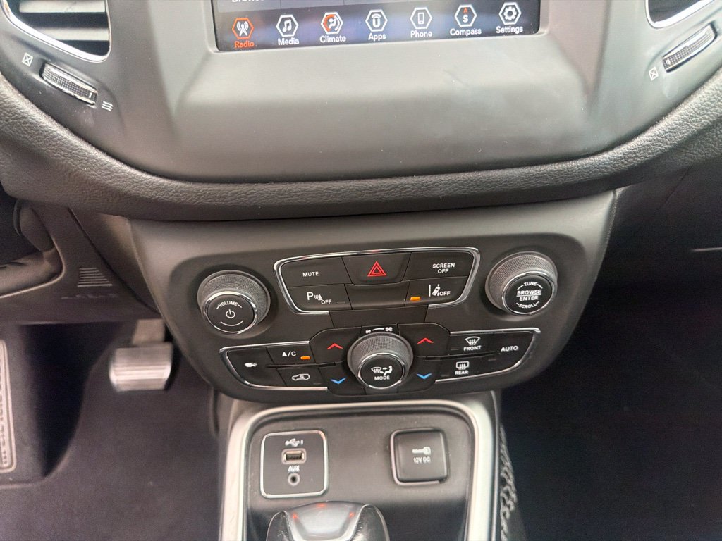 Used 2020 Jeep Compass Latitude FWD image 10