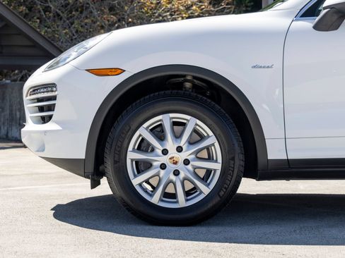 Used 2013 Porsche Cayenne Diesel AWD/4WD image 13