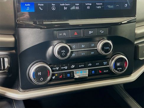 Used 2024 Ford Expedition Max XLT image 15