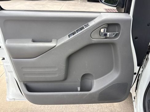 Used 2017 Nissan Frontier SV RWD image 15
