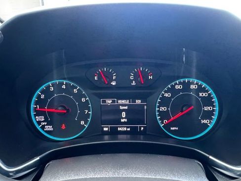 Used 2021 Chevrolet Equinox LS w/ LS Convenience Package image 11