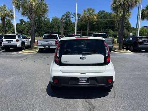 Used 2017 Kia Soul FWD image 9