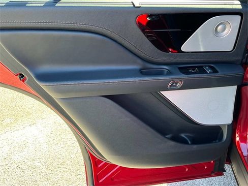 New 2025 Lincoln Aviator Black Label w/ Jet Appearance Package image 19