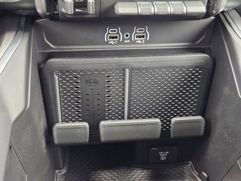 New 2026 RAM 1500 4x4 Crew Cab image 32