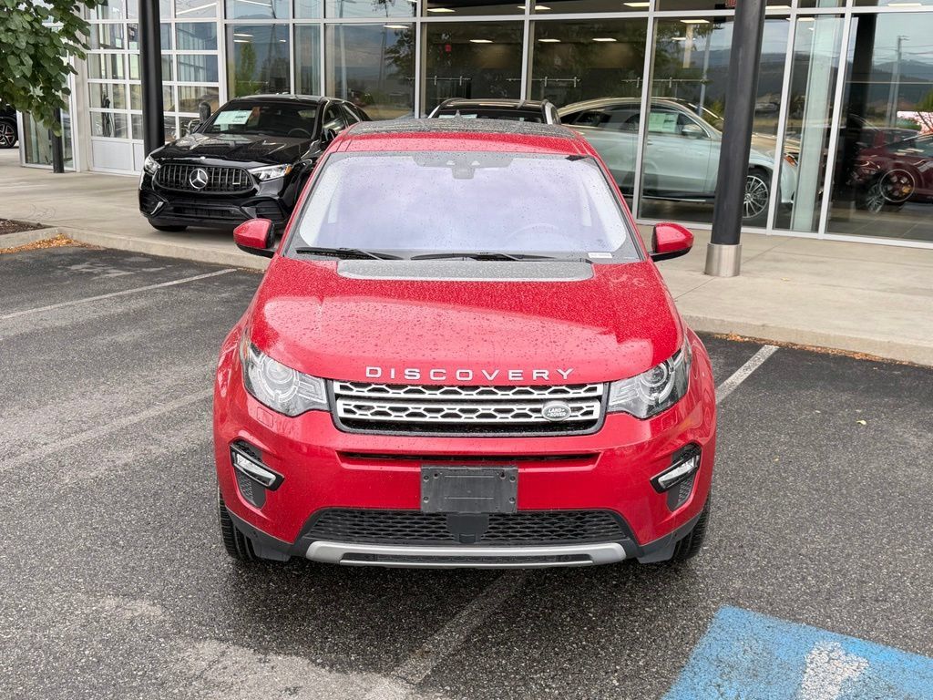 Used 2019 Land Rover Discovery Sport HSE AWD/4WD image 3