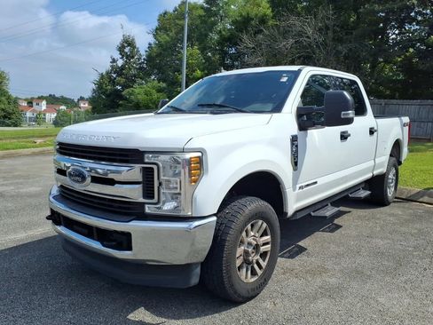 Used 2019 Ford F250 XLT w/ Snow Plow Prep Package AWD/4WD image 5