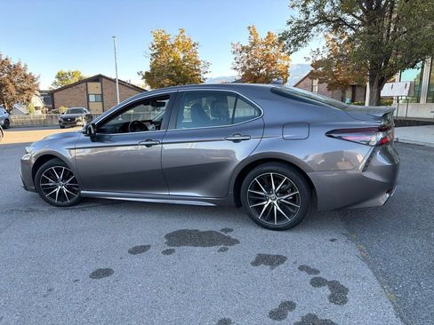 Used 2023 Toyota Camry SE FWD image 11