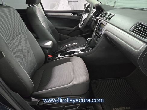 Used 2017 Volkswagen Passat 1.8T S image 16