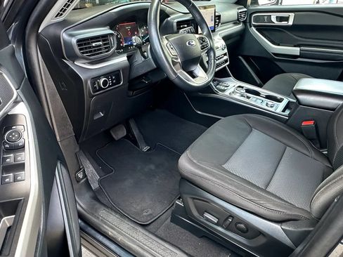 Used 2023 Ford Explorer XLT AWD/4WD image 10