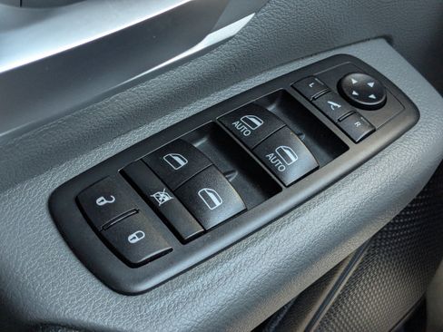 Used 2021 RAM 1500 Big Horn image 23