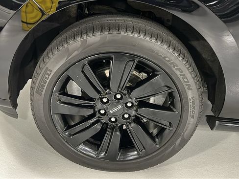Used 2022 Lincoln Navigator Reserve AWD/4WD image 8