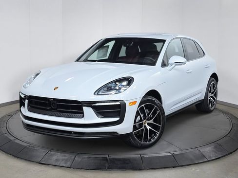 New 2025 Porsche Macan image 1