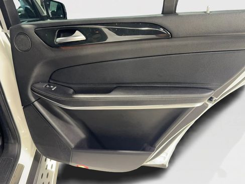 Used 2019 Mercedes-Benz GLS 550 4MATIC image 27