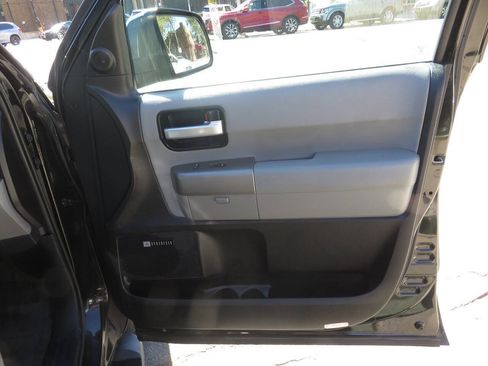 Used 2014 Toyota Sequoia Limited AWD/4WD image 26