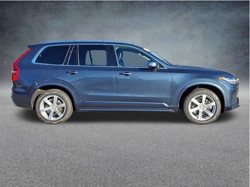 Used 2020 Volvo XC90 T6 Momentum image 7